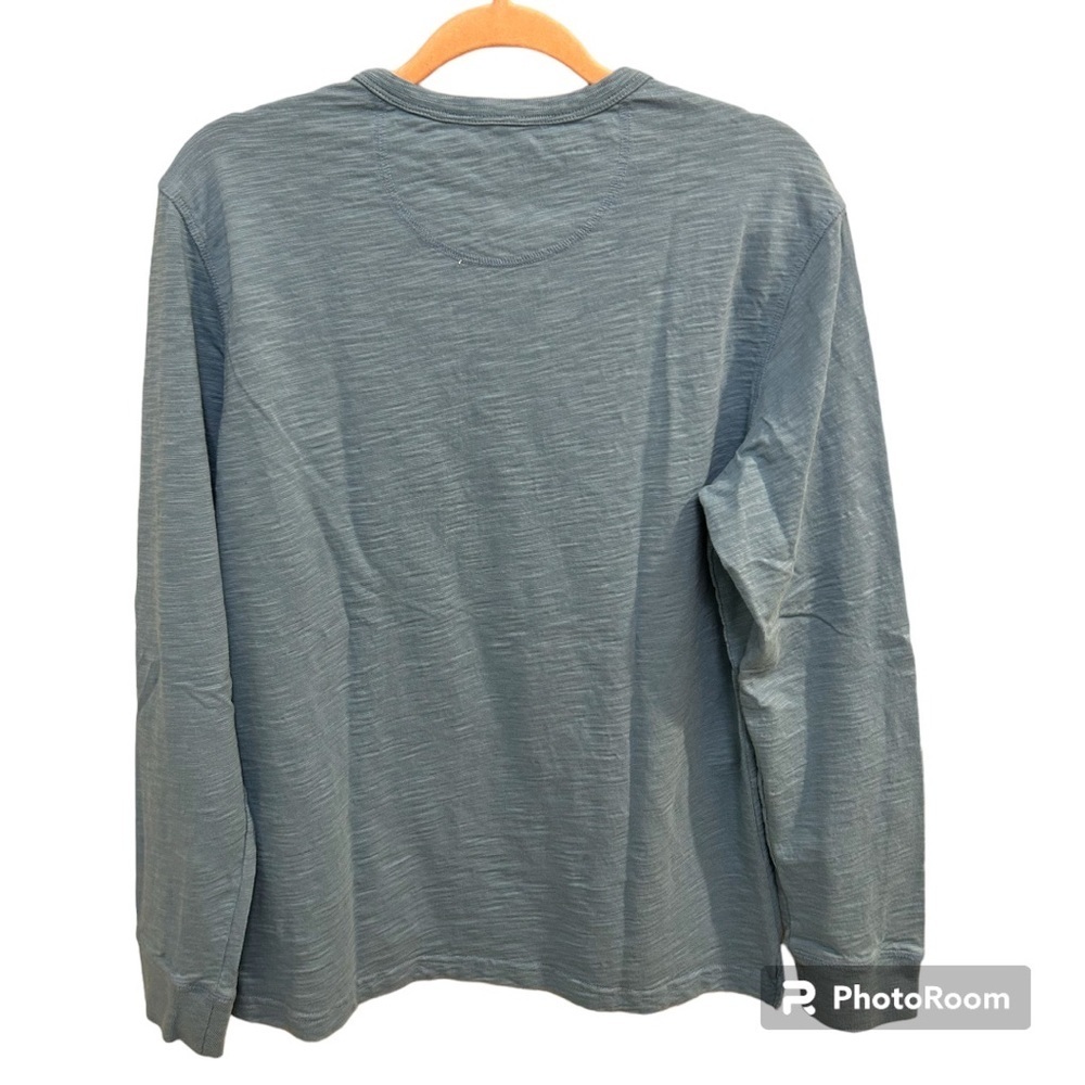 UNTUCKit Long Sleeve Henley Blue EUC size medium A0373 - Picture 2 of 6